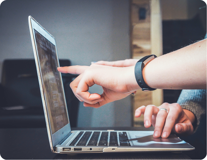 Laptop showing online agreement creation